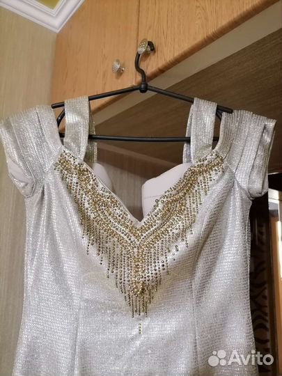 Платье вечернее