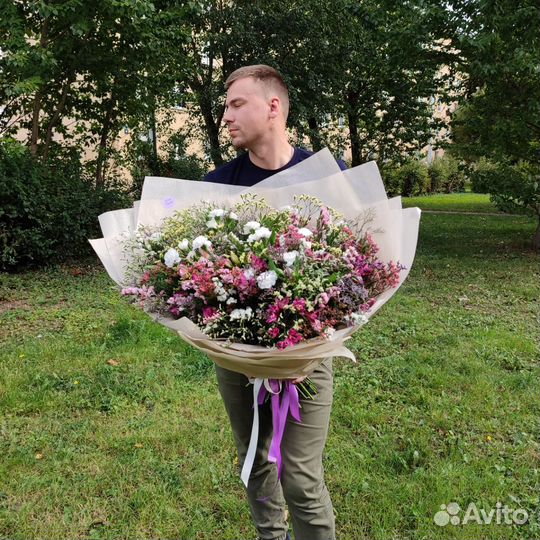 Букет из статицы, альстромерий лимониум и гвоздик