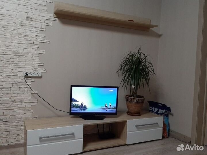 Тумба под тв Дуб сонома/Белый глянец