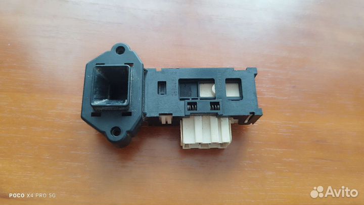 Замок для люка стиральной машины