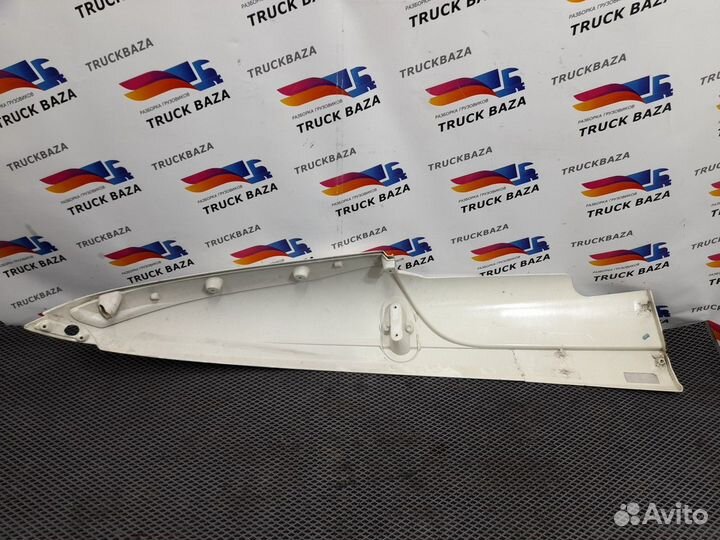 Спойлер кабины верхний правый Daf XF105