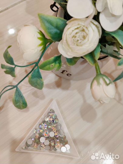 Расклейка страз