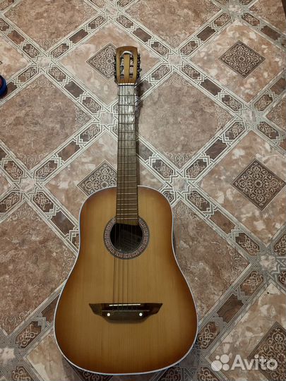 Классическая гитара шестиструнная