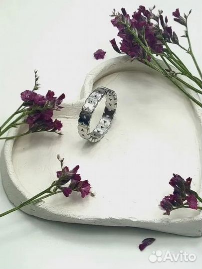 Кольцо стальное сердца