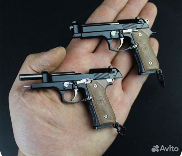 Брелок пистолет beretta 1:3 разбирается полностью