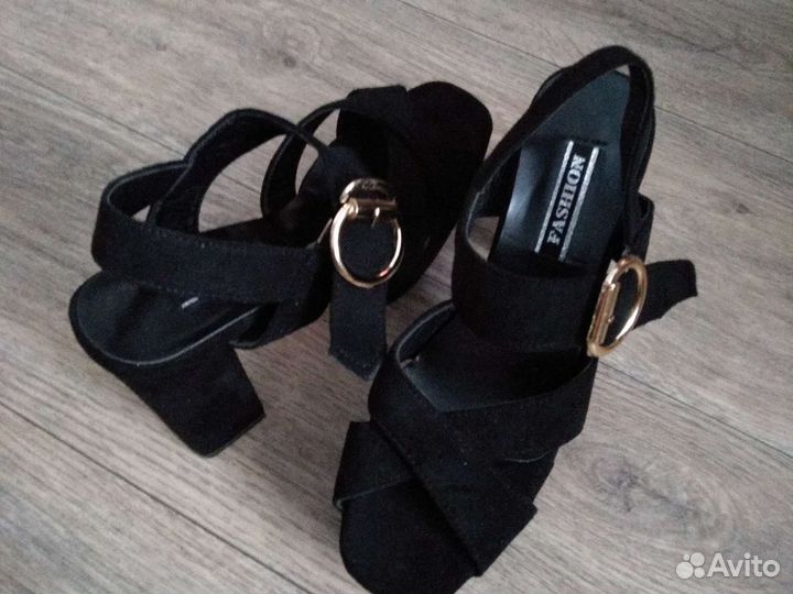 Босоножки 37,5