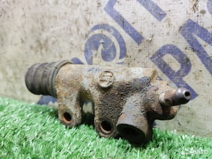 Рабочий цилиндр сцепления Toyota Avensis универсал