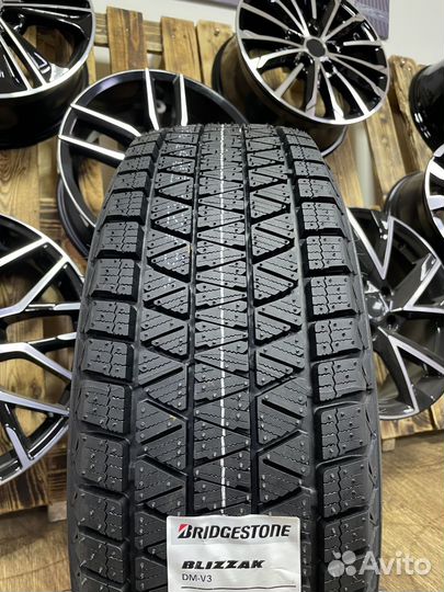 Bridgestone Blizzak DM-V3 235/55 R17 103T