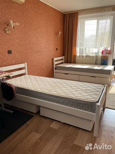 Кровать детская подростковая из массива