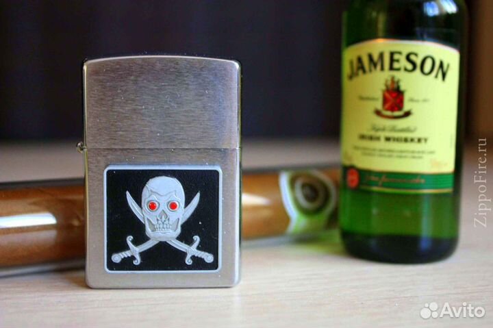 Зажигалка Zippo Pirat