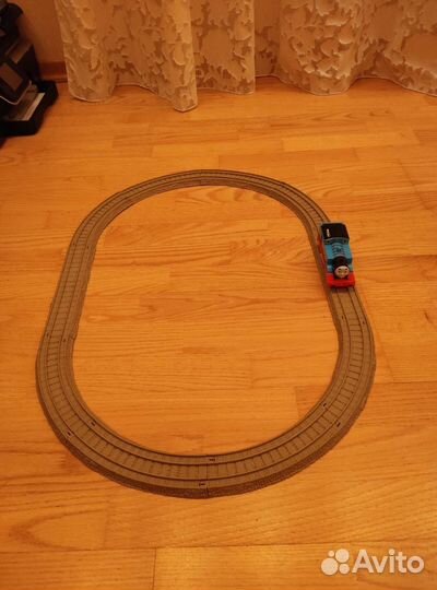 Паровозик Томас на батарейках с железной дорогой