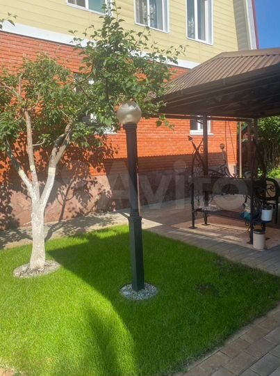 Коттедж 200 м² на участке 8 сот.