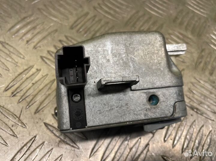 Блокиратор рулевой колонки Volvo Xc60 UZ D4204T14