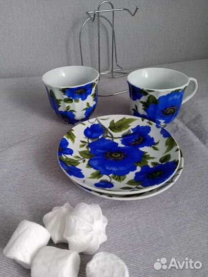 Красивая чайная пара на подставке