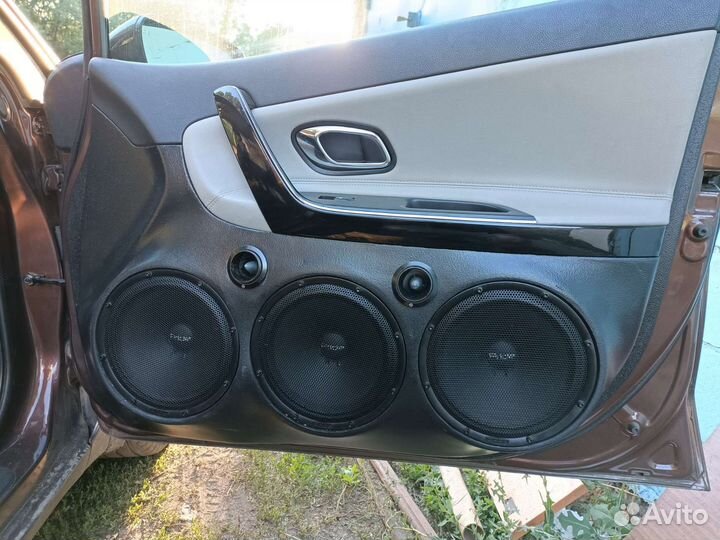 Комплект громкого автозвука