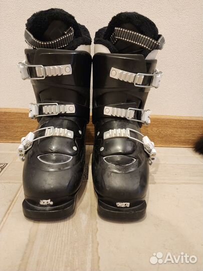 Горнолыжные ботинки детские 22 Salomon