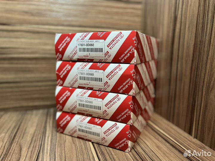 Воздушный фильтр Toyota Corolla RAV4 17801-0D060