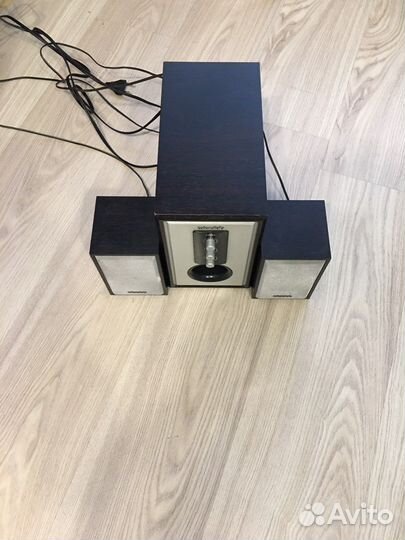 Сабвуфер и колонки microlab