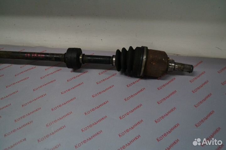 Nissan 39100-4M771 Вал приводной правый