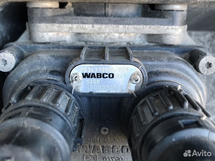 Кран тормозной Mercedes Benz Actros