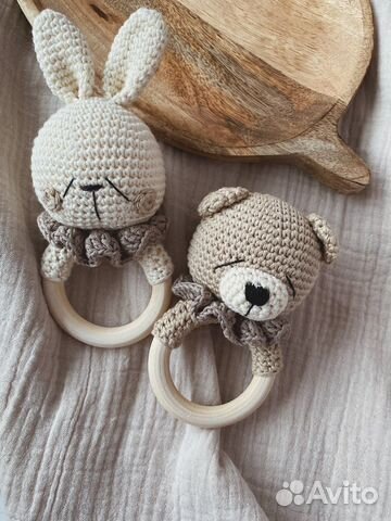 Вязаная погремушка