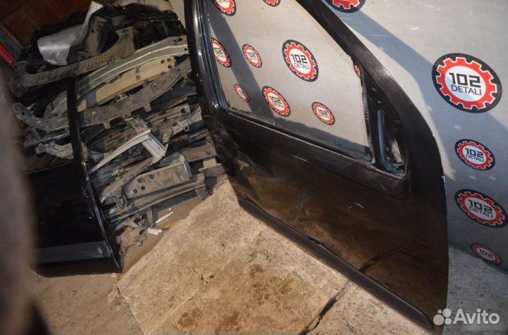Дверь передняя правая Nissan Navara