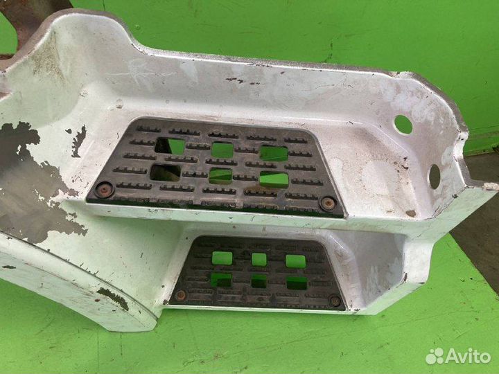 Подножка mercedes-benz actros MP II