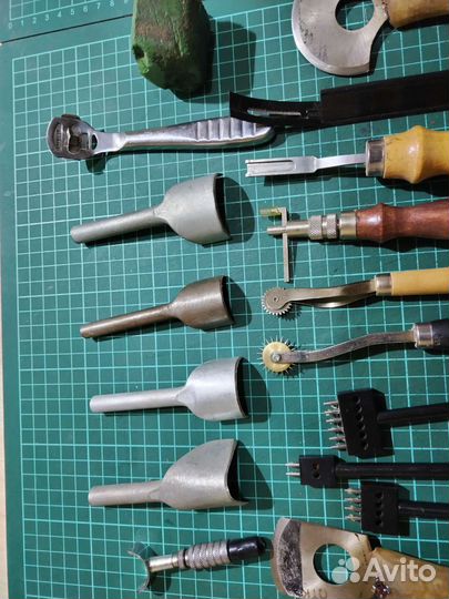 Инструмент для работы с кожей, одним лотом