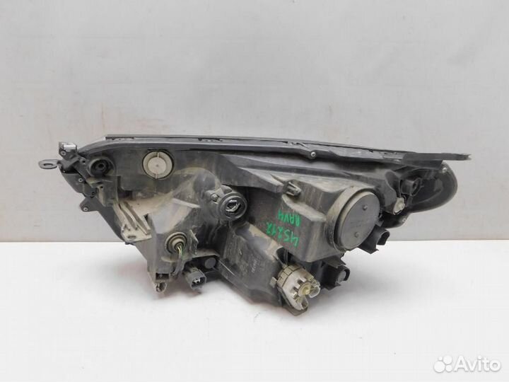 Фара правая Toyota RAV4