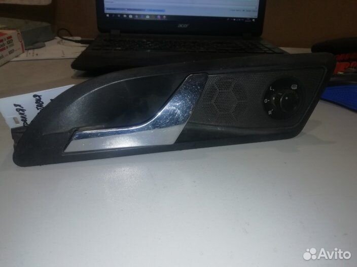 Ручка двери передней внутренняя левая Skoda Octavi