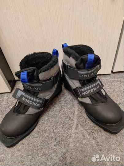 Лыжные ботинки
