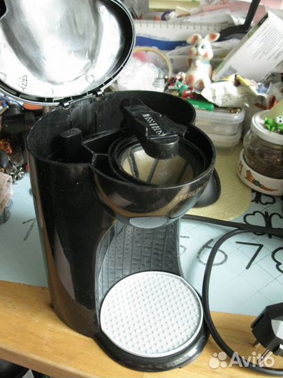 Электрическая кофеварка Sterlingg ST-10017