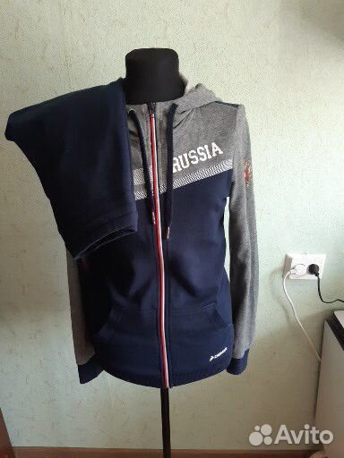 Спортивный костюм женский