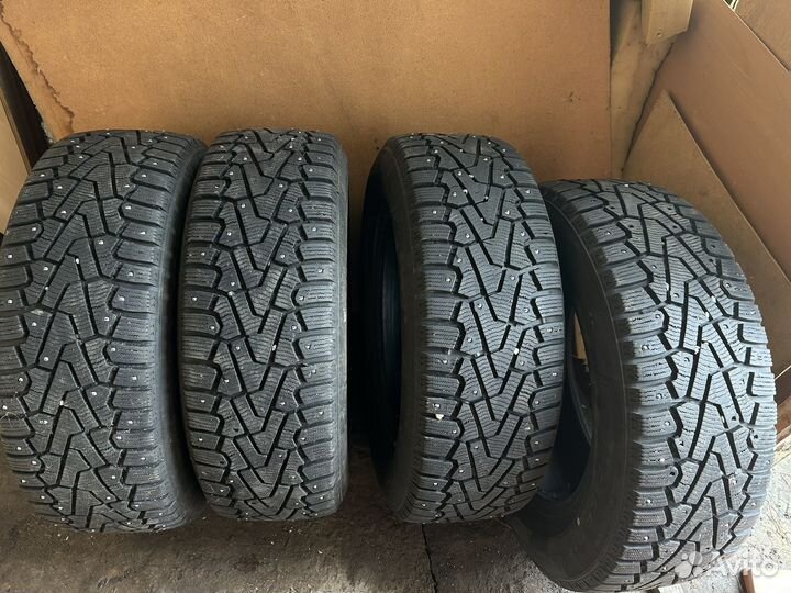 Pirelli Ice Zero 215/65 R16 102T