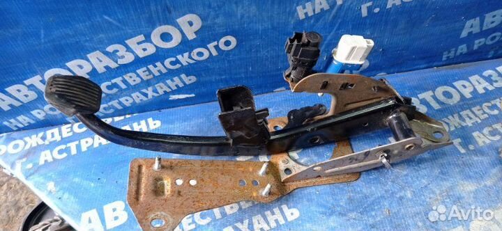 Педаль сцепления Ford Focus 2 седан qqdb 2008