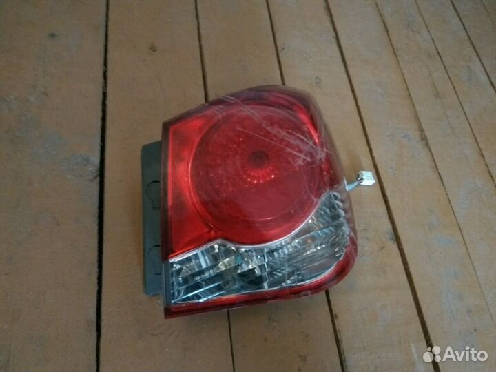 Фонарь задний правый наружний
