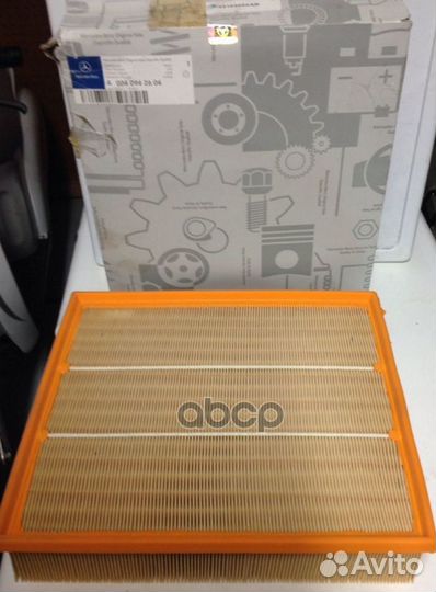 Фильтр воздушный A0040942604 mercedes-benz