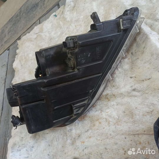 Передняя левая фара Тигуан1