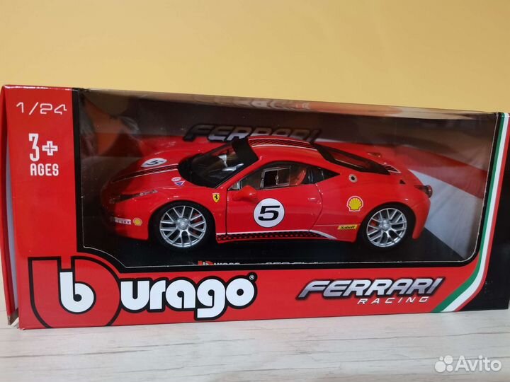 Модель BBurago 1:24 Ferrari 458 Challenge