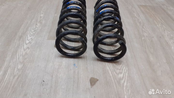 Пружина задняя Mitsubishi Outlander 2 XL 2009