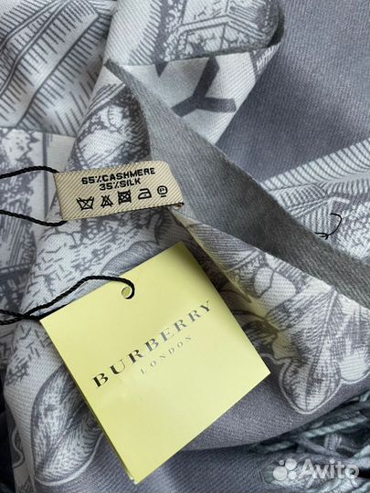 Платок тёплый Burberry светло серый