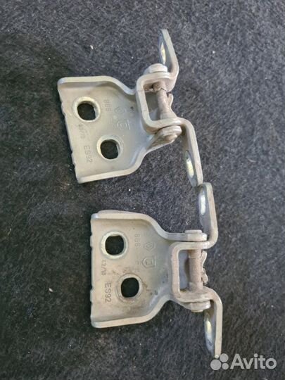 Петля двери LADA Largus K4M 2016