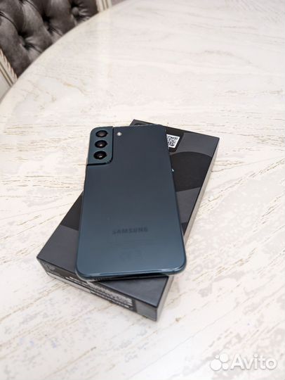 Samsung Galaxy S22, 8/128 ГБ