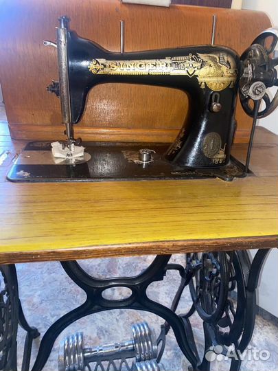 Швейная машина Singer