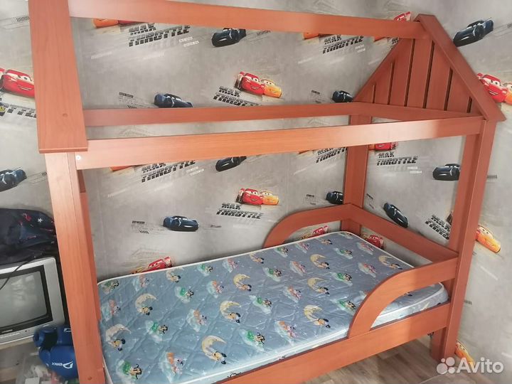 Детская кровать домик бу