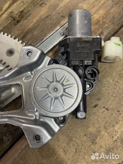 Стеклоподъемник Mitsubishi Pajero Sport 3