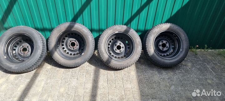 Pirelli Ice Zero 195/65 R15