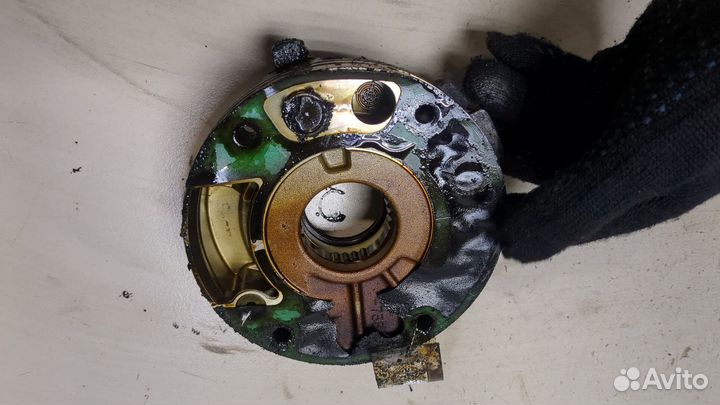 Насос масляный Volvo V70, 2004