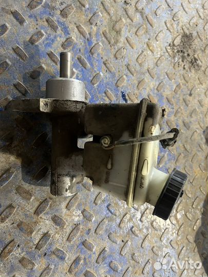 Главный тормозной цилиндр Chevrolet Lacetti