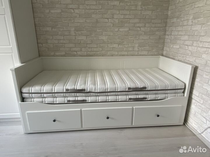 Кровать IKEA hemnes